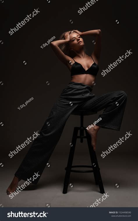 Sexy Blonde Girl Glamour Hairstyle Posing Stock Photo 1524498590 Shutterstock