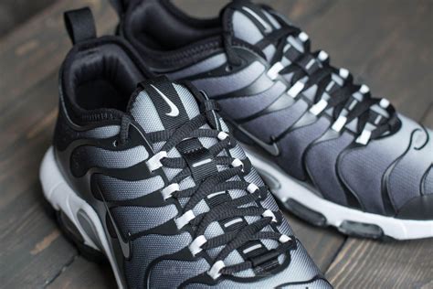 selle Toujours vétéran nike air max plus tn ultra black metallic silver