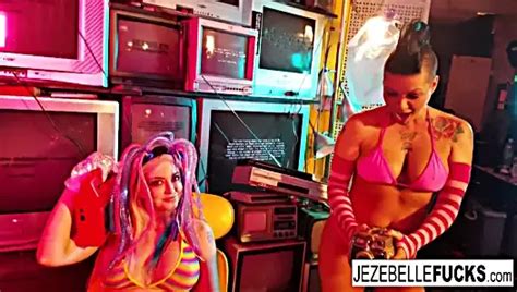 Surreal Lesbian Sex With Jezebelle And Leya Xhamster