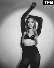 DANIELLE BRADBERY Nude AZNude