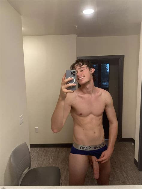 On Your Knees Now Nudes Broslikeus NUDE PICS ORG