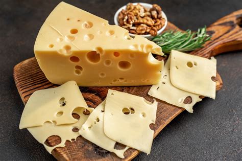 Сыр Maasdam Reif – полутвердый сыр натурального созревания