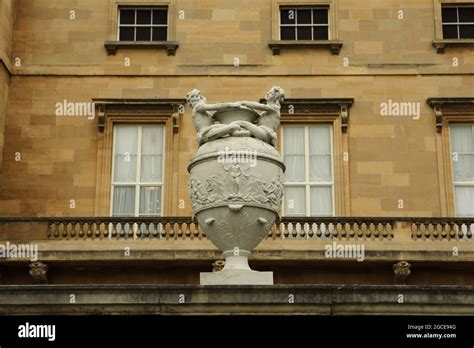 Buckingham Palace & Garden Stock Photo - Alamy