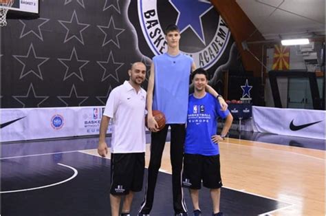 Who Is The 7 Foot 7 Basketball Player At Ebony Butters Blog