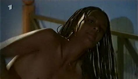 Naked Dennenesch Zoud In Gegen Den Wind