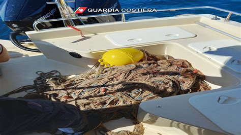 A Castellabate La Guardia Costiera Sequestra Attrezzi Da Pesca