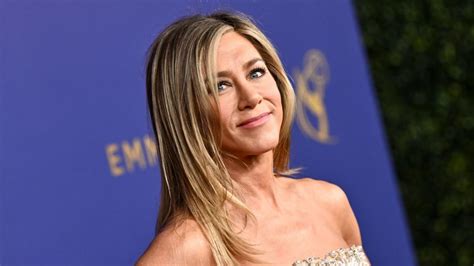 Jennifer Aniston Net Worth 2025: Unveiling Her Fortune - FabCelebLife