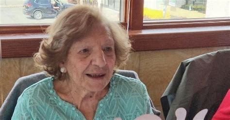 woman  drinks beer  day offers tips   happy life