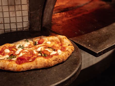 Neopolitan Pizza Making Class With Chef Peppe Miele 🍕 Impastiamo
