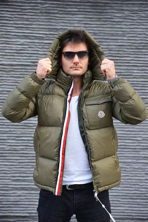 Moncler Мужская куртка зелёного цвета