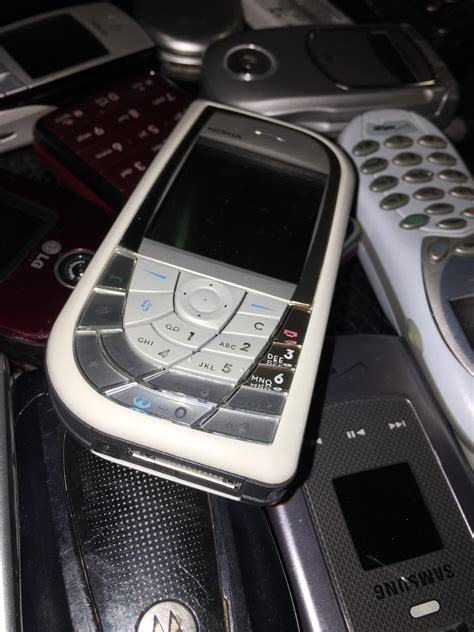 My near mint Nokia 7610. Got this with the original box and accessories ...