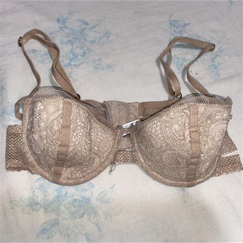 Victorias Secret Nude Underwire Lace Bra Sz B Depop