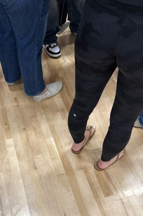 Blonde In Lululemon Leggings Oc Spandex Leggings Yoga Pants Forum