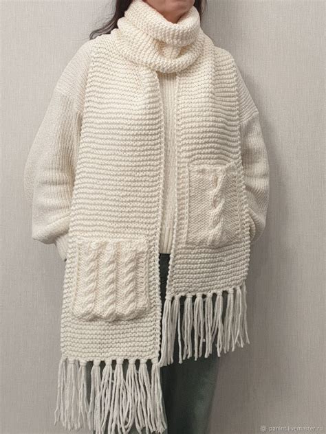 Шарф женский вязаный длинный крупной вязки с карманами и бахромой в ...