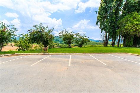 Empty Parking Lot — Stock Photo © Deerphoto 76901125