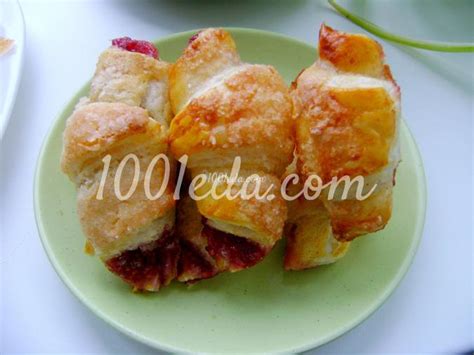 Рецепт круассанов со свежей клубникой - Выпечка из слоеного теста от ...