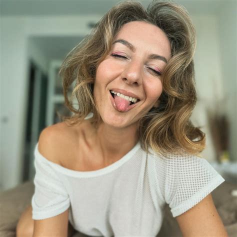 Kriss Kissss OnlyFans Hot Wife Adventures And Kinky Solos