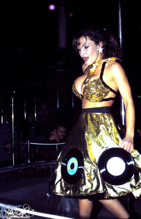 Brunette American Pornstar Lisa Ann Reveals Her Stunning Juggs And Poses CoedCherry