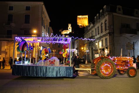 Crest La parade des tracteurs illuminés samedi soir