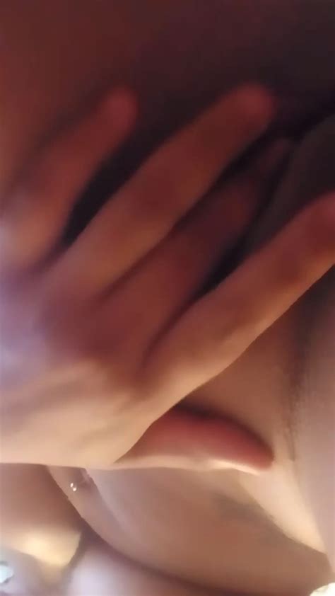 Hot Slut Masturbates Very Well Cnn Amador