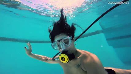 Brita Piskova Stays Long Underwater Naked