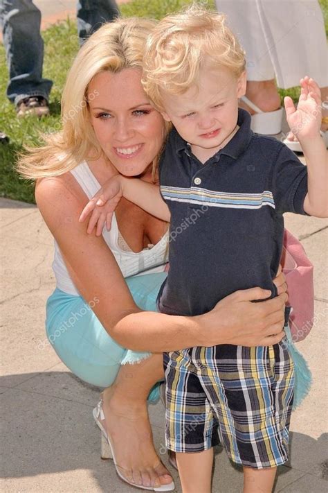 Jenny McCarthy and son Evan – Stock Editorial Photo © s_bukley #17279429