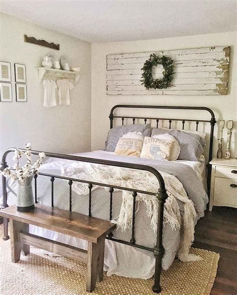 68 Beautiful Farmhouse Style Master Bedroom Ideas In 2020 Bedroom Vintage Home Decor Bedroom