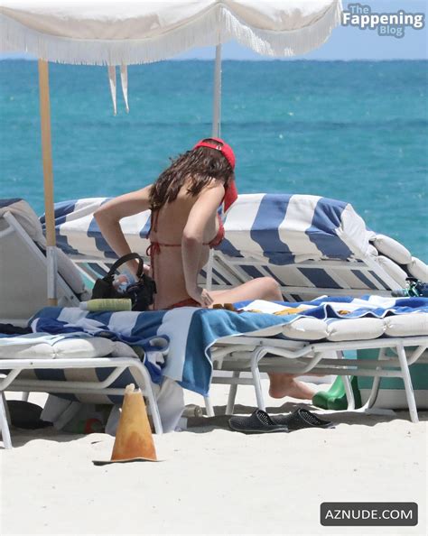 Emily Ratajkowski Flaunts Her Sexy Bikini Body On Miami Beach Aznude