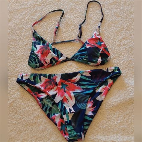 Source Unknown Swim Like New Hawaiian Print String Bikini Poshmark