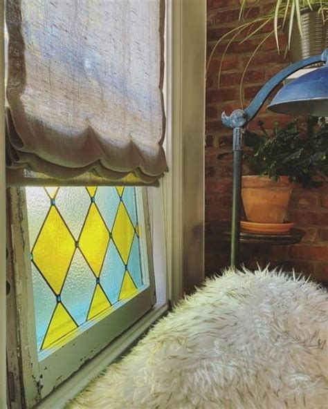 22 Classic Old Window Treatment Ideas