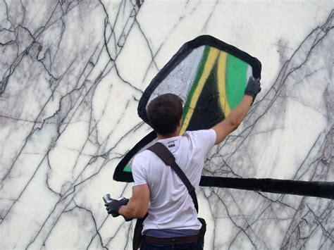 у уличных художников есть табу - не рисовать на мраморе | Taboo