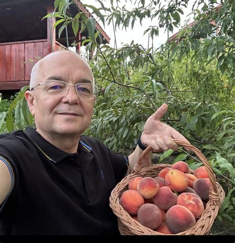 Emil Boc a devenit agricultor de Apahida Primarul și a prezentat cu