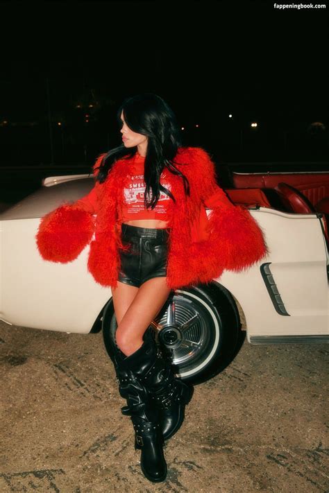 Nessa Barrett Moonologues Nessabarrett Nude OnlyFans Leaks Fappening FappeningBook