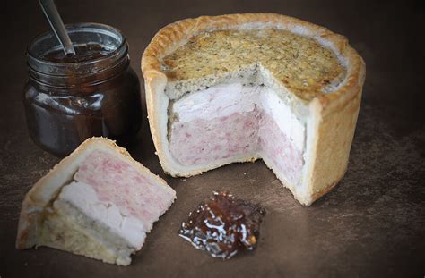 Huntsman Speciality Cutting Pork Pie 1 1kg Toppings Pies