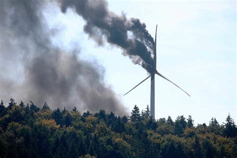 windrad bei lahr brennt komplett ab feuerwehr machtlos lahr