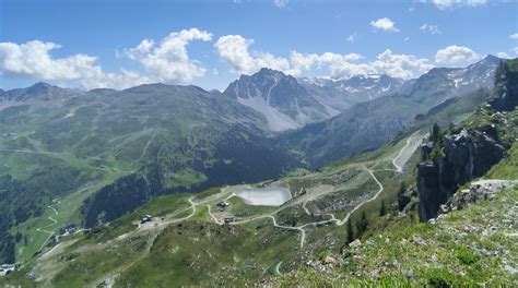 Les Trois Vallées in de zomer, fietsen op pistes in een bergparadijs
