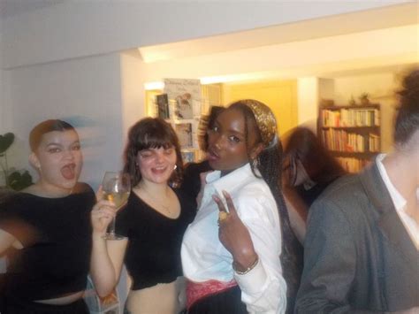 Pingl Par Tanquy Bridal Sur Lesbian Mixed