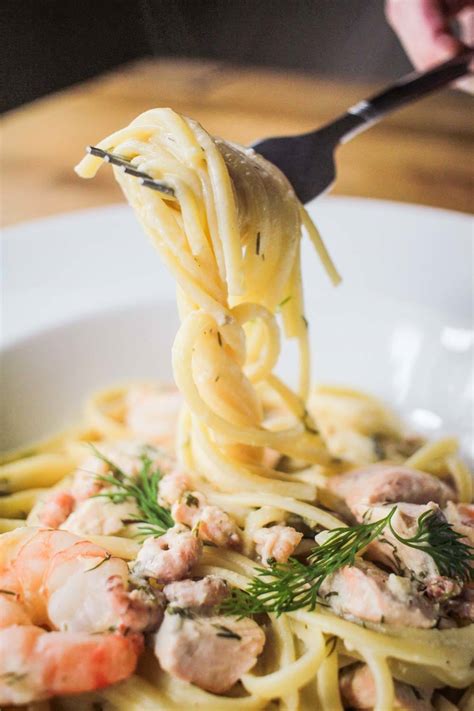 Creamy Linguini With Salmon And Prawns Recipe Quick And Easy Dinner