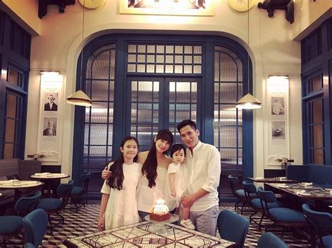 Vợ BTV Quốc Khánh khoe ảnh bikini gợi cảm