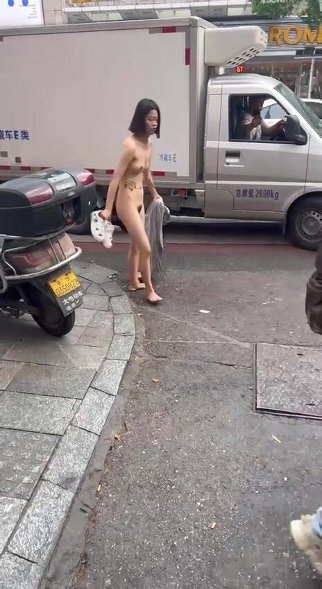 China Lady Naked On The Street 1 ThisVid In Italiano