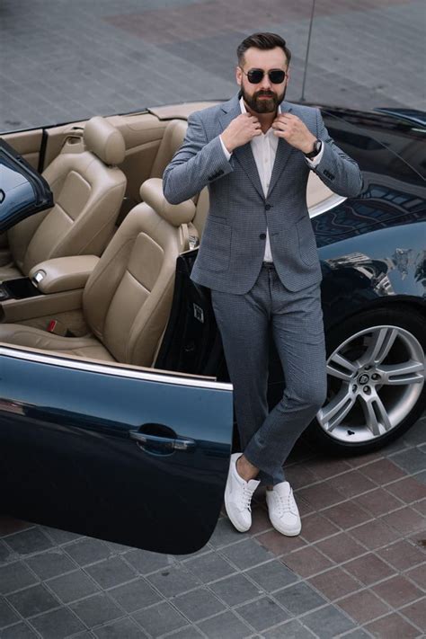 CORNER салон чоловічого одягу та взуття