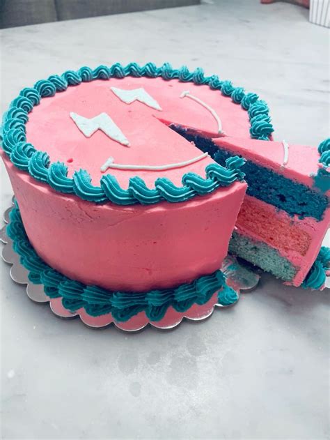 Preppy Birthday Cake in 2024 | Cute birthday cakes, Birthday cakes for ...