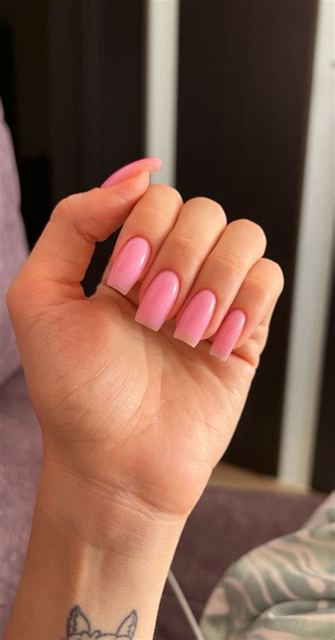 Pink Nails Nude