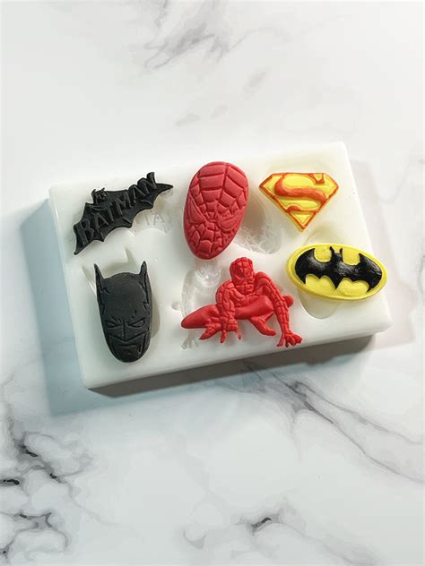 Molde De Silicona Superheroes Mini PauCakes Argentina