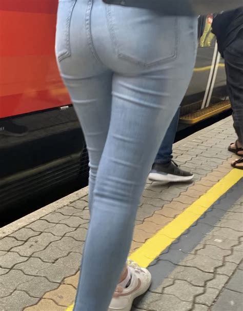 Tight Jeans Ass At Train Station Tight Jeans Forum