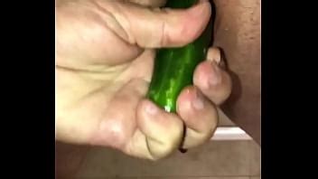 Metiéndome un pepino en el culo XVIDEOS
