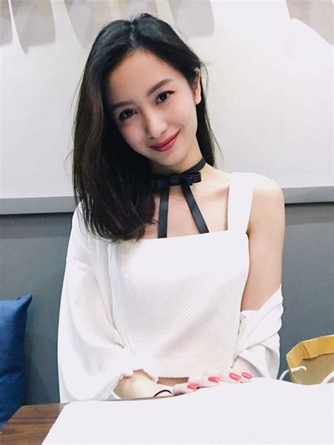 Jun Vũ từ hot girl trà sữa thuần khiết đến nàng mẫu sexy đầy gợi cảm Saostar vn