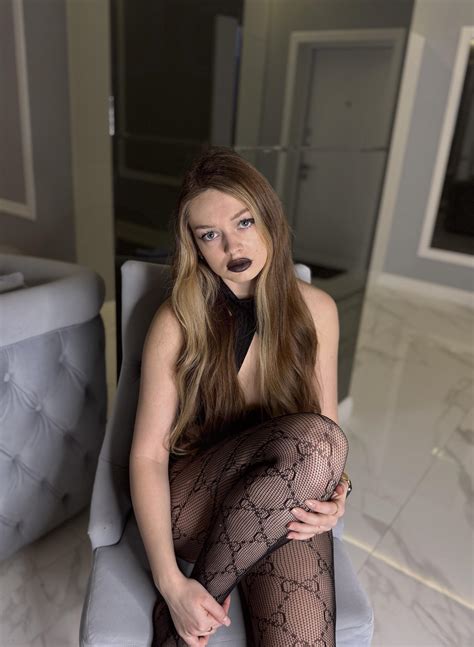 It S So Hot In The House I Walk Around Half Naked And Still Want To Take Off The Remaining