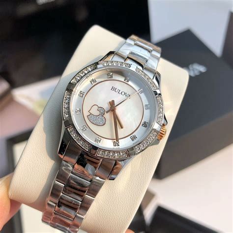 Bulova Часы наручные Кварцевые - купить с доставкой по выгодным ценам в ...