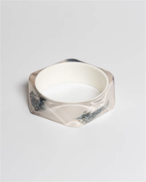 JL042 70s Lucite Peacock Feather Bangle - On The Square Emporium